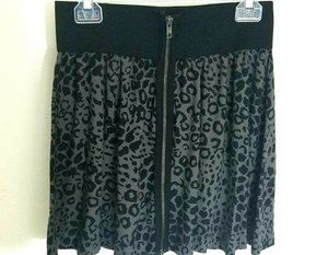 Pink Victoria's Secrets Mini Skirt Small Gray & Black Leopard Zip Front Sexy